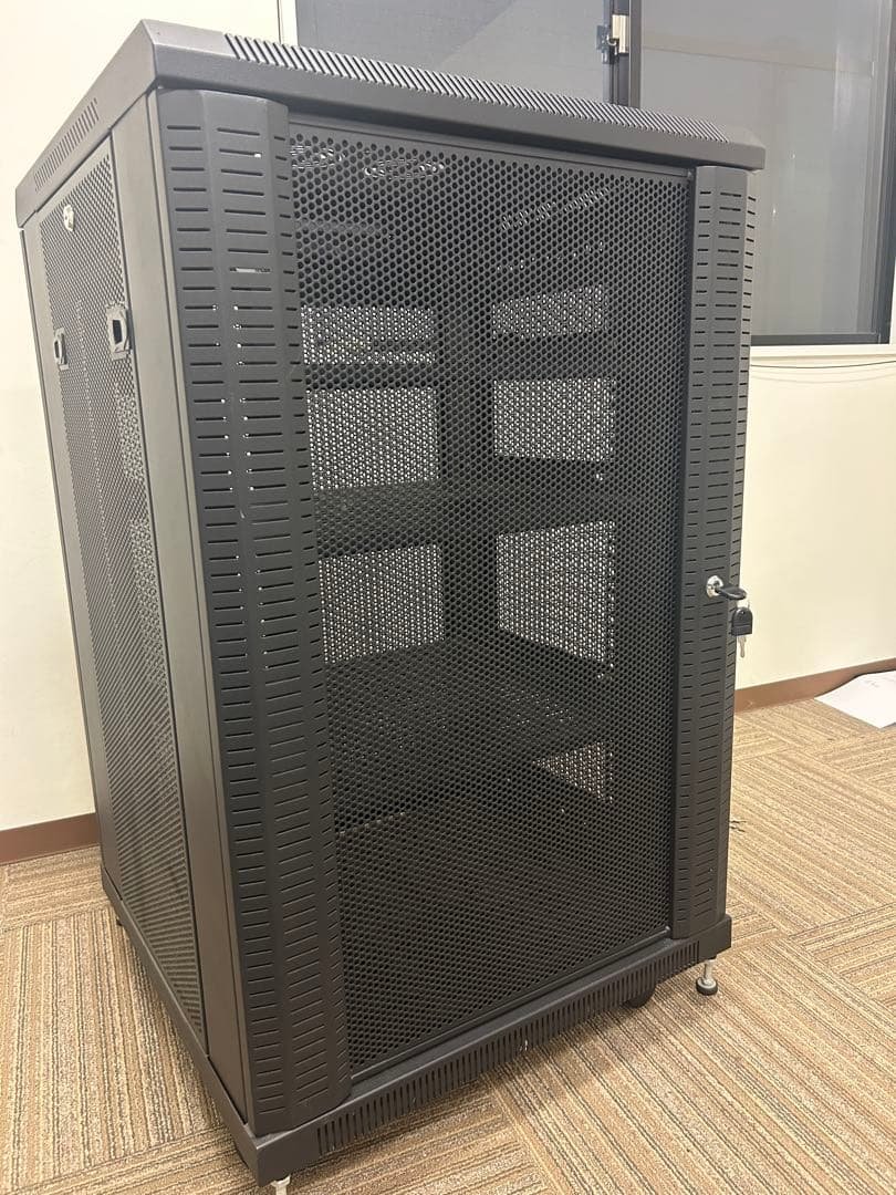lockable server